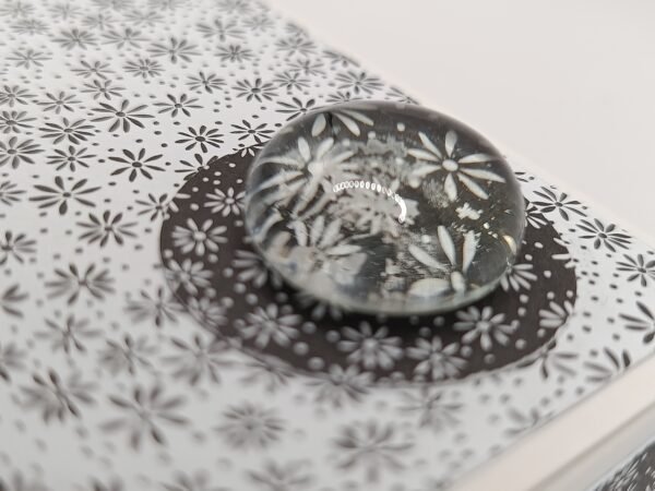 Boîte artisanale porte-cartes noir et blanc – Image 3